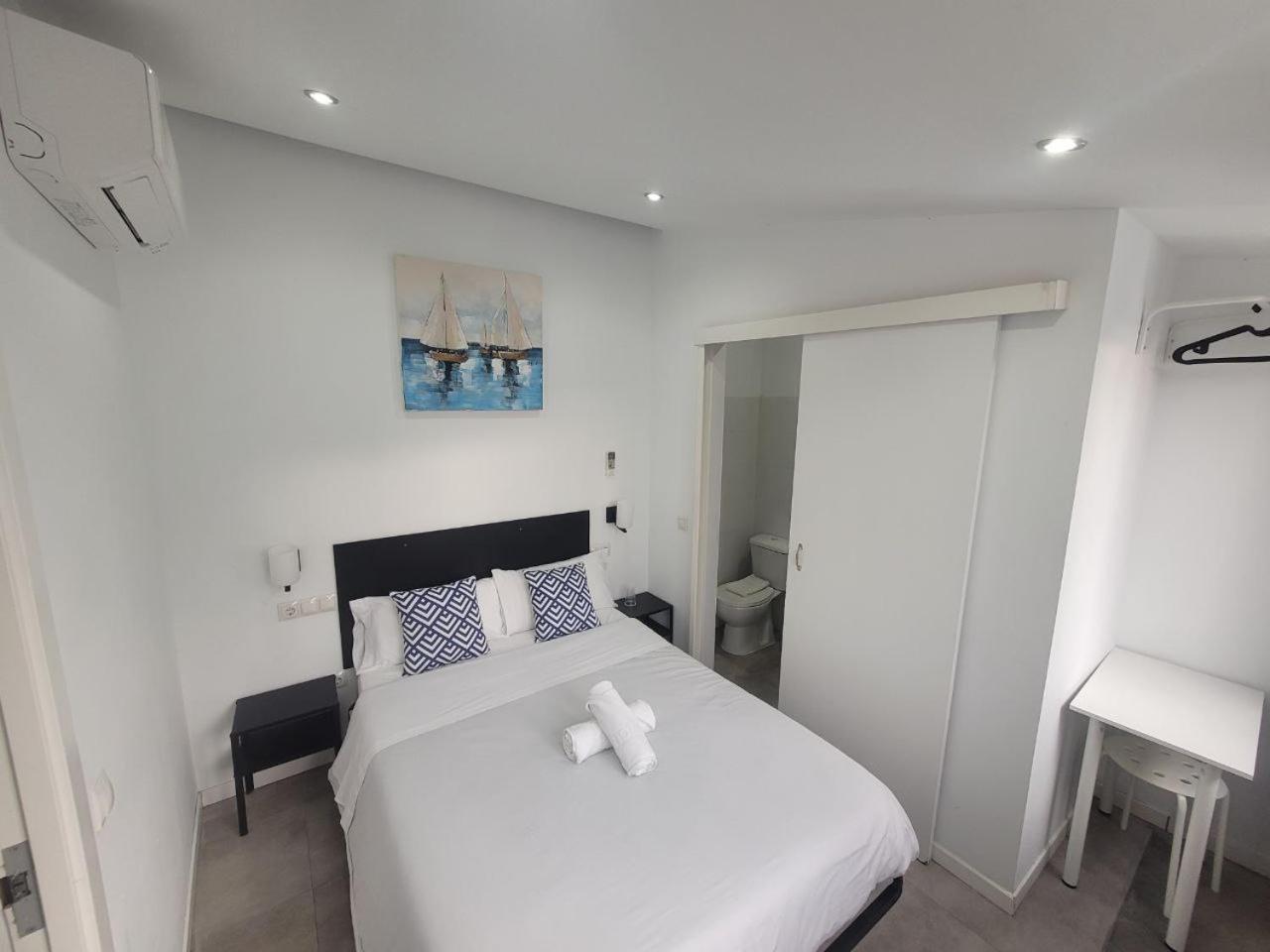 Ayz Frailes - Auto Check-In Property (Adults Only) Malaga Exterior photo