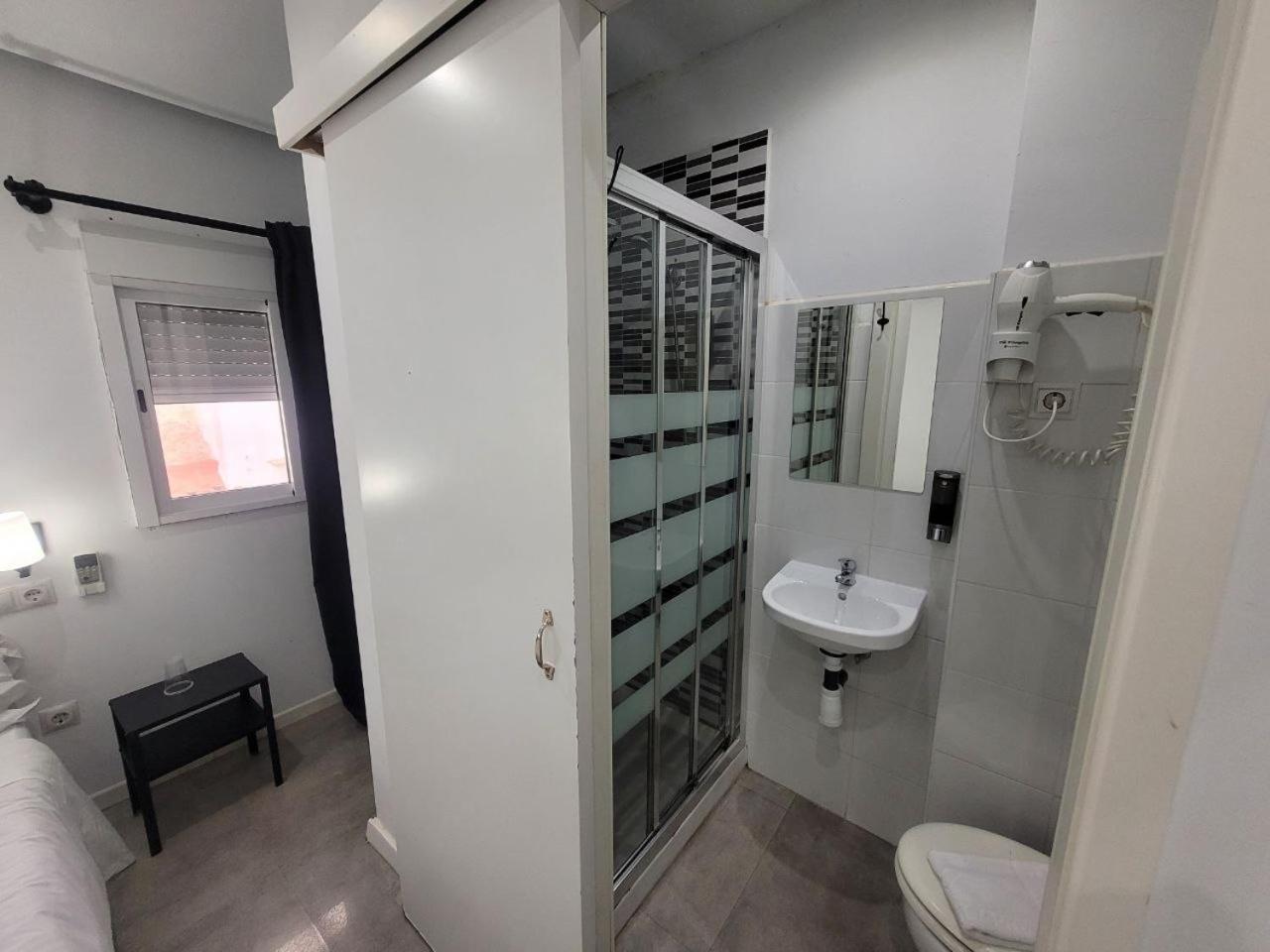 Ayz Frailes - Auto Check-In Property (Adults Only) Malaga Exterior photo