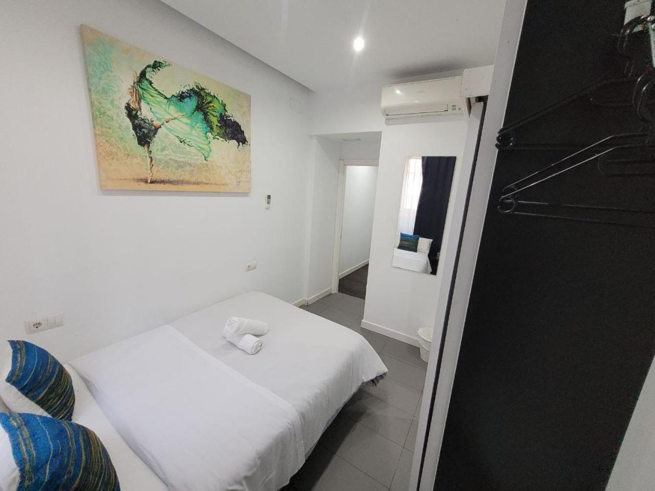 Ayz Frailes - Auto Check-In Property (Adults Only) Malaga Exterior photo