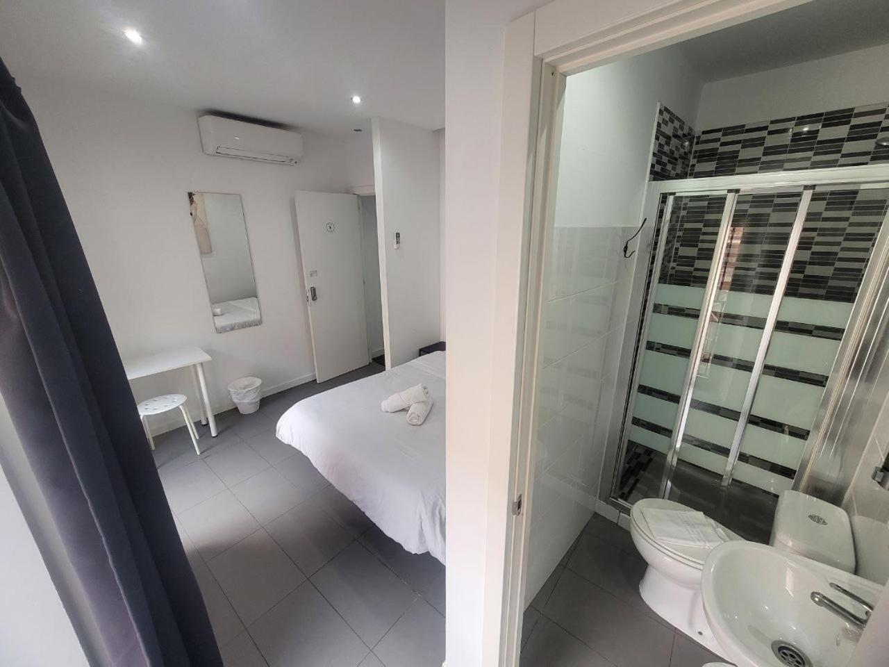 Ayz Frailes - Auto Check-In Property (Adults Only) Malaga Exterior photo
