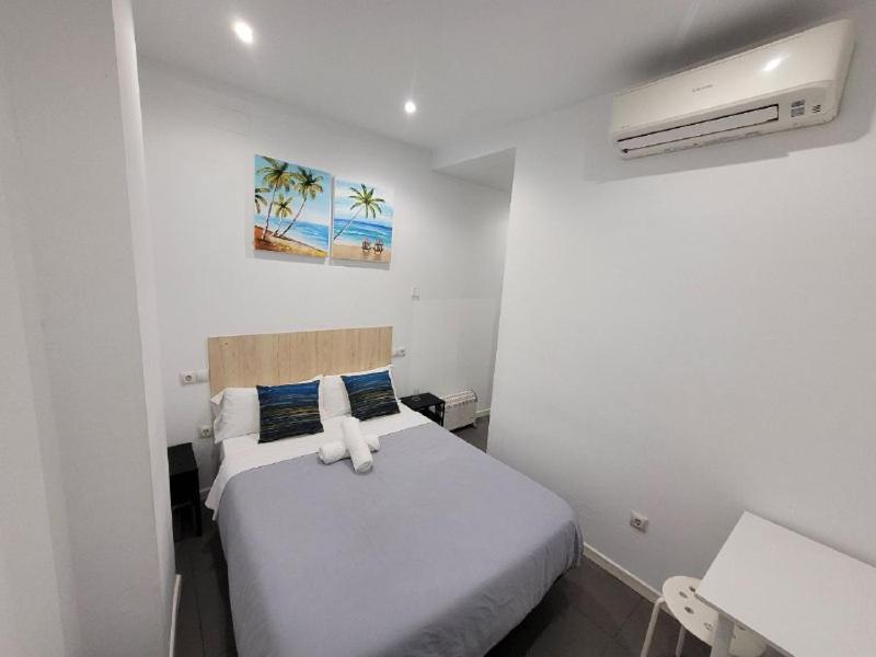 Ayz Frailes - Auto Check-In Property (Adults Only) Malaga Exterior photo