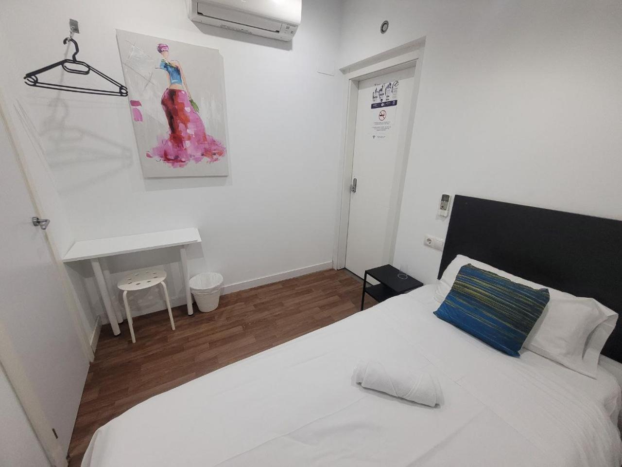 Ayz Frailes - Auto Check-In Property (Adults Only) Malaga Exterior photo
