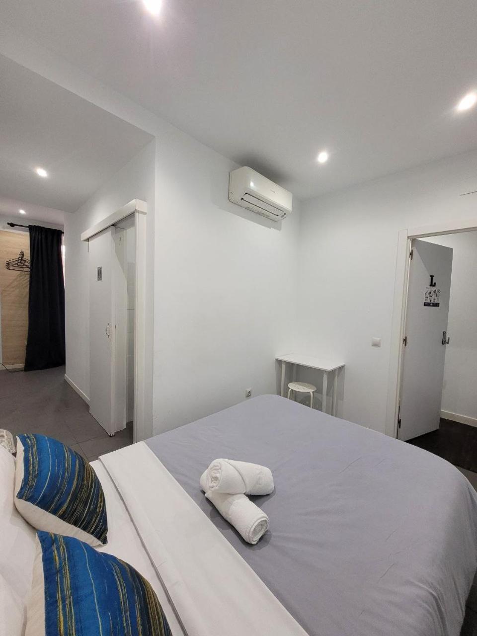 Ayz Frailes - Auto Check-In Property (Adults Only) Malaga Exterior photo